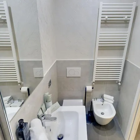 V Collection Jubilee בית הארחה 4*