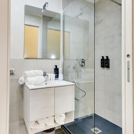 V Collection Jubilee בית הארחה 4*