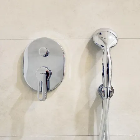 V Collection Jubilee בית הארחה 4*